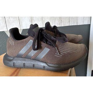 $15 WHEN BUNDLED Adidas Swift Run Youth Size 4